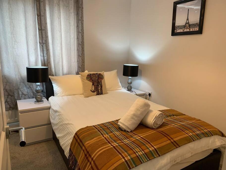 Aqua Dreams - Serviced Luxury Modern Belfast City Centre 2 Bed Apartment Esterno foto