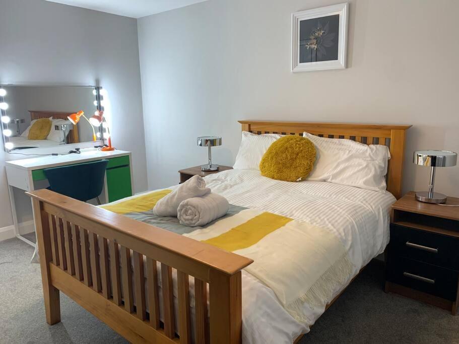 Aqua Dreams - Serviced Luxury Modern Belfast City Centre 2 Bed Apartment Esterno foto