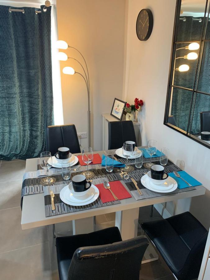 Aqua Dreams - Serviced Luxury Modern Belfast City Centre 2 Bed Apartment Esterno foto