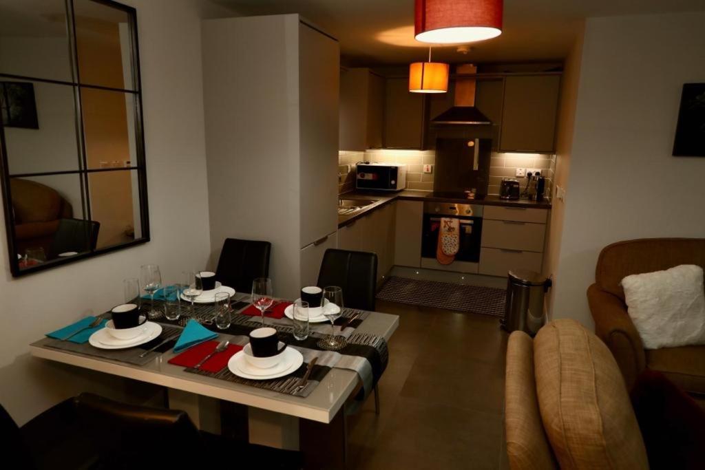Aqua Dreams - Serviced Luxury Modern Belfast City Centre 2 Bed Apartment Esterno foto