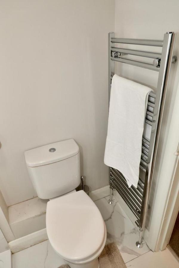 Aqua Dreams - Serviced Luxury Modern Belfast City Centre 2 Bed Apartment Esterno foto